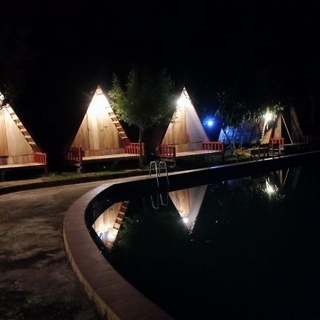 Nongkhiaw Campingsite Swimming Pool Hotel Ban Phathok ภายนอก รูปภาพ